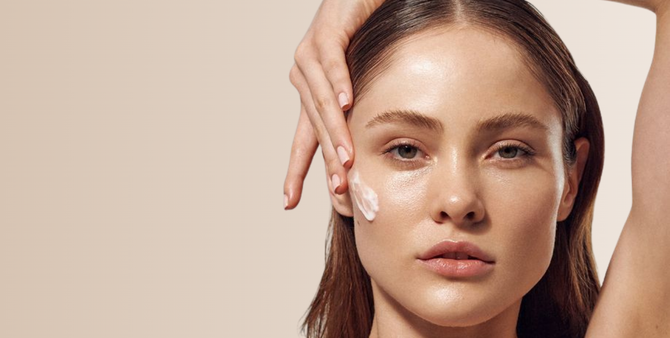 modelo mujer crema cara