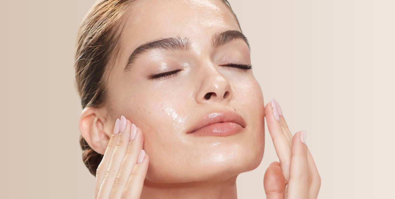 modelo mujer crema cara